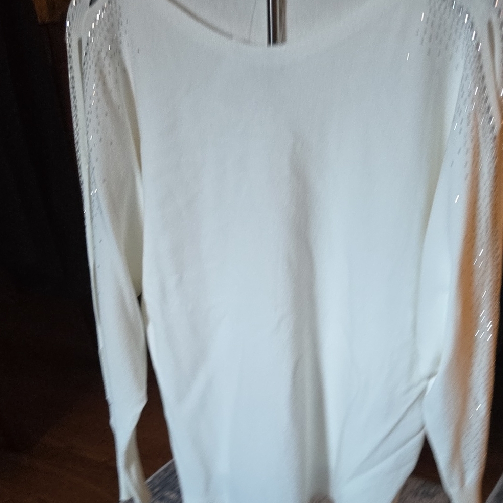 Elegant White Crew Neck Sweater